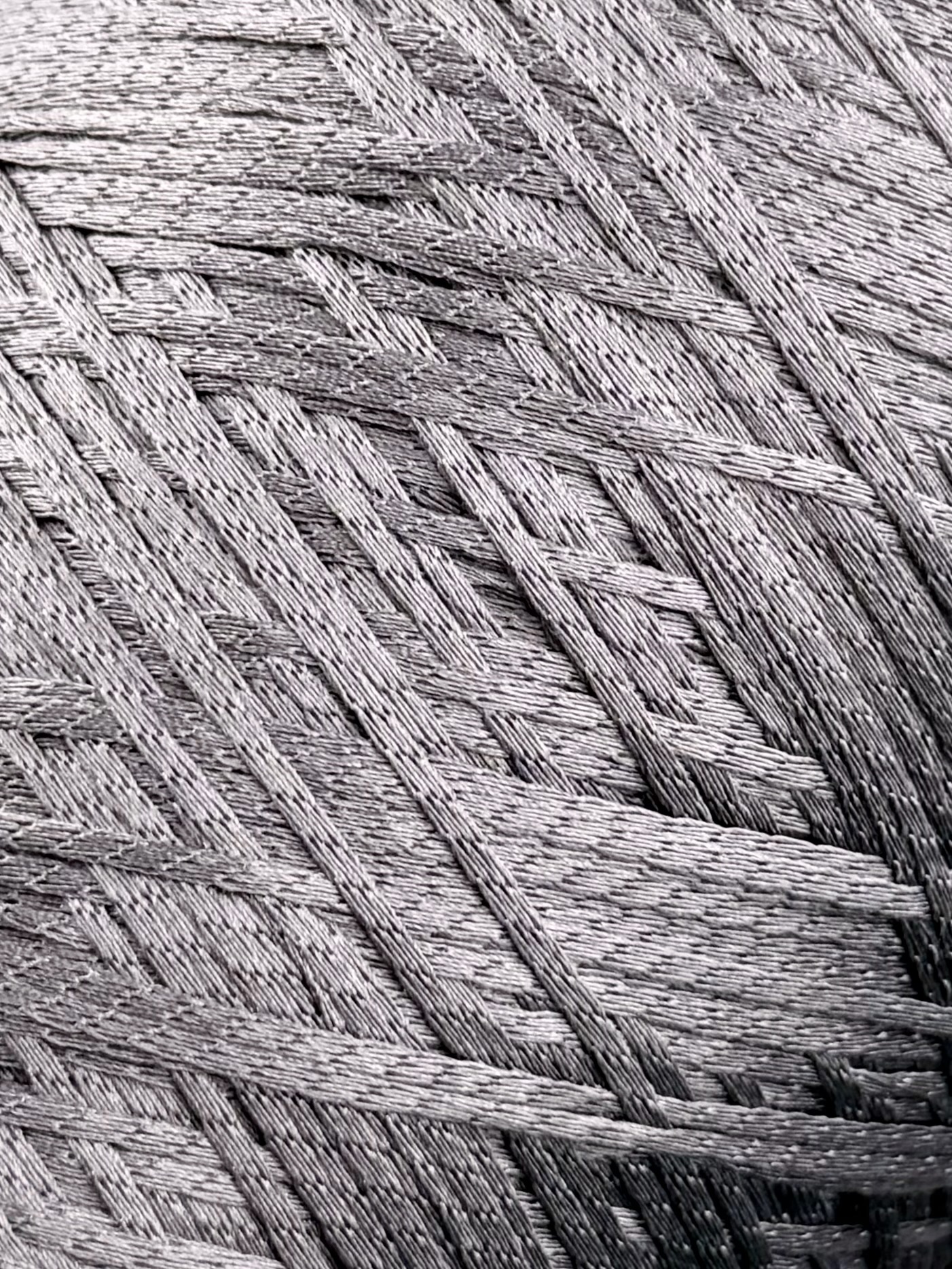 Art. Perla – 100 % Seidengarn 390 m / 100 g col. Rauchgrau